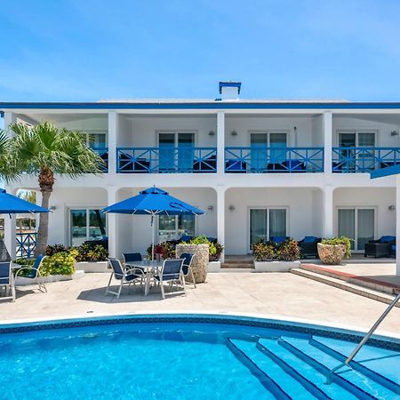 Augusta Bay Hotel George Town Ngoại thất bức ảnh